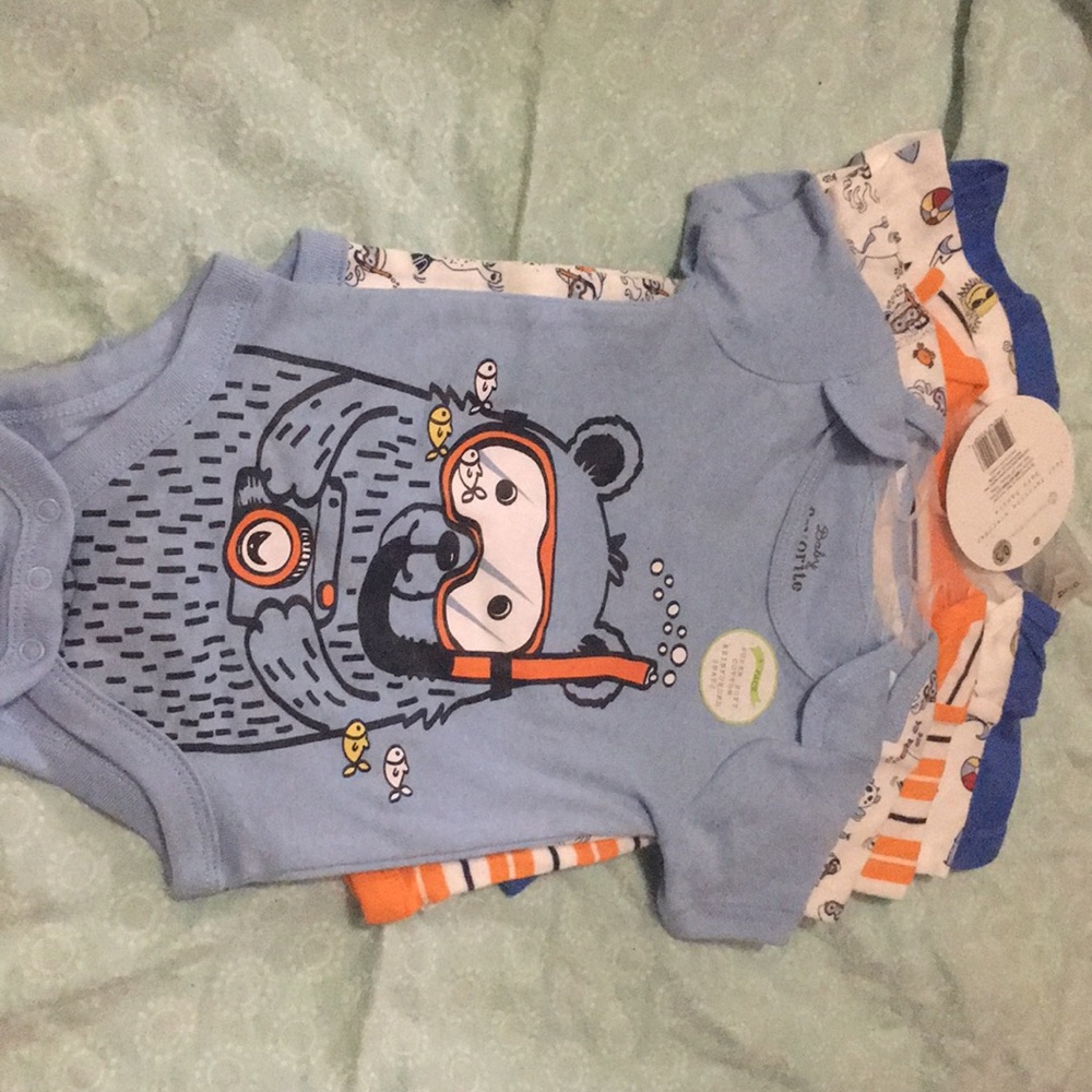 5 pack onesies brand new